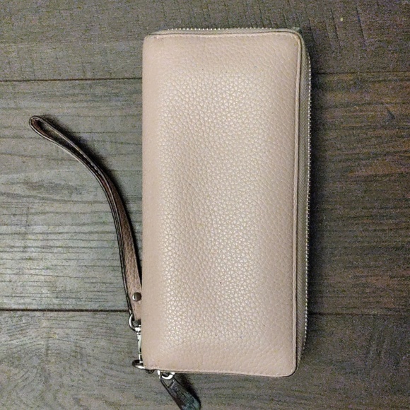 Michael Kors Bi-Fold Zip Wallet Bundle - Picture 8 of 15